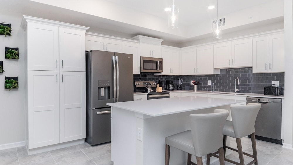 Storey Lake Resort 2 Bedroom Condo w Balcony and Amenities 2 Condo
