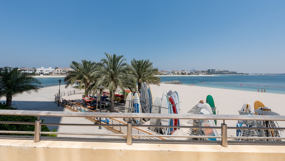 Exquisite 2BR w Exclusive Beach Access at the Palm
