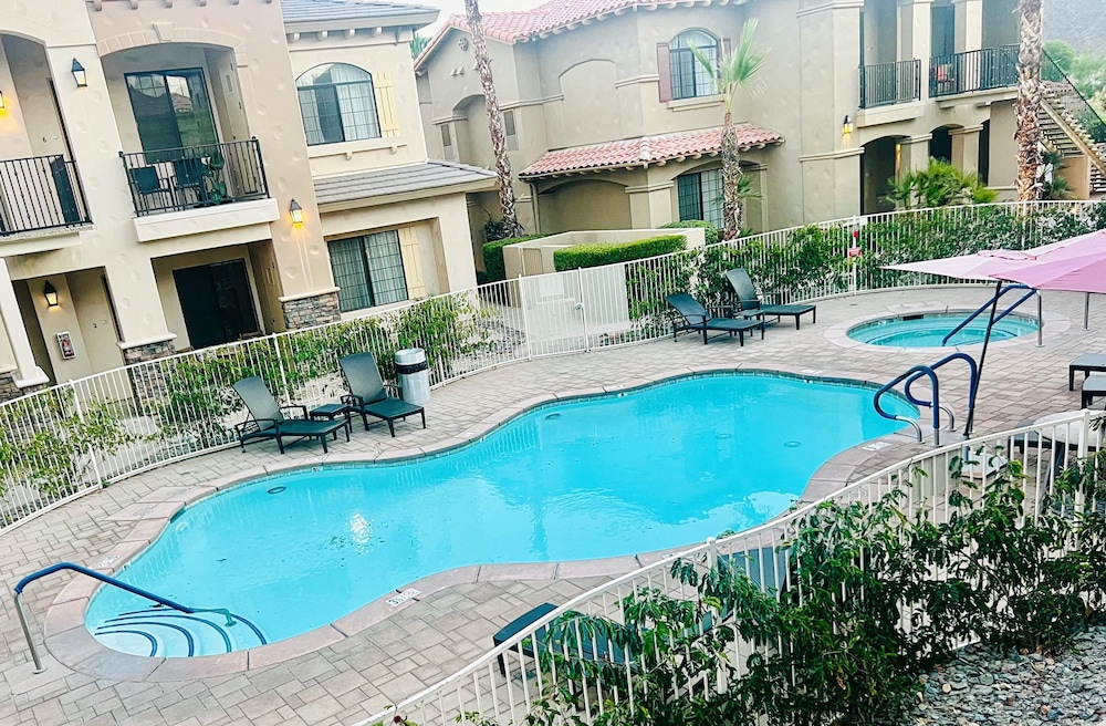 Downtown La Quinta Charmer- Walk to Dining Shops