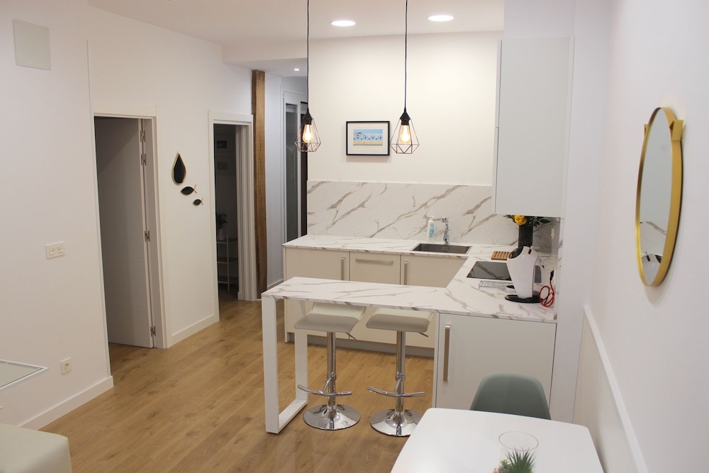 CENTRAL APARTMENT NEAR THE SEA - by SanSebastianApartments.es