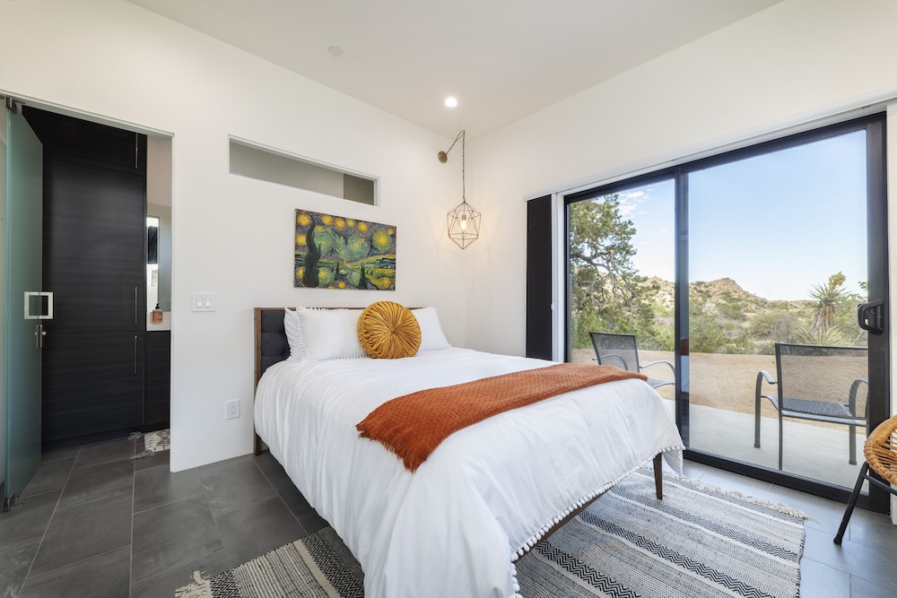 A Little Tish - Secluded Stargazers Getaway 2 Bedroom Home by RedAwning view 3