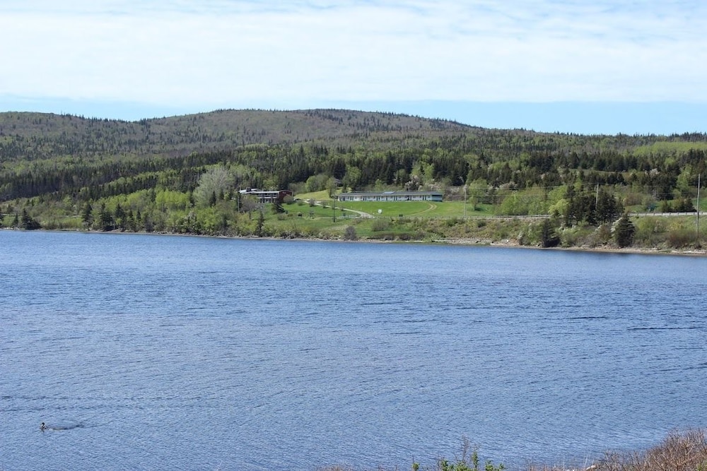 Duck Cove Inn