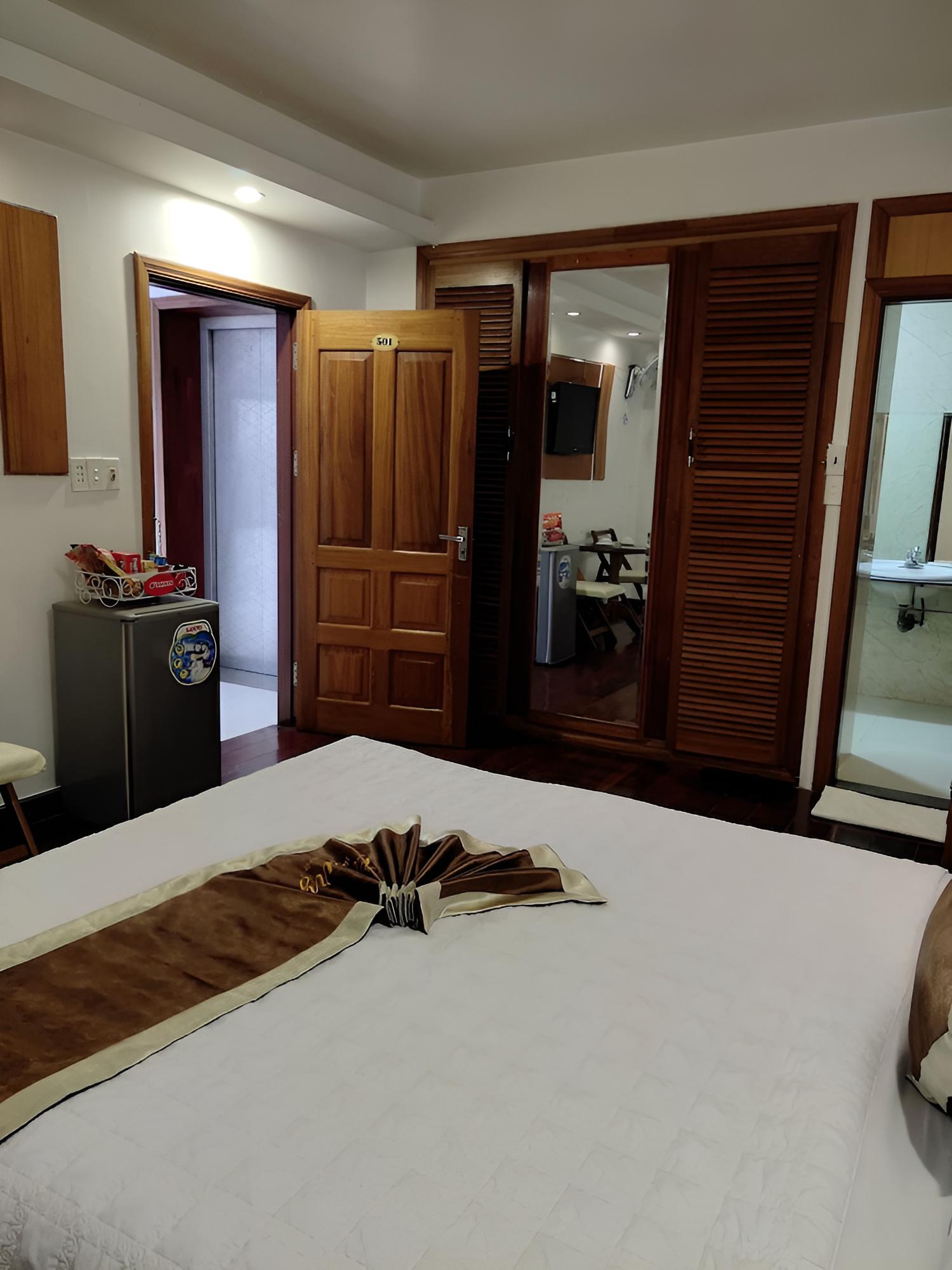 Luxury Hotel Hai Phong view 4