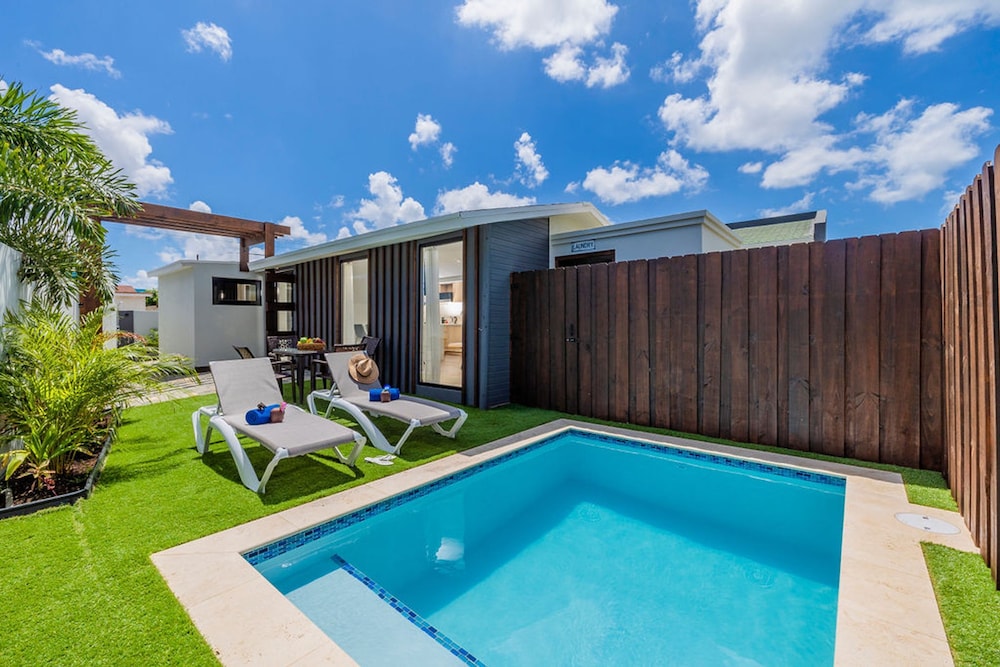 Brand NEW 2br1ba w Privatepool in Amazing Location