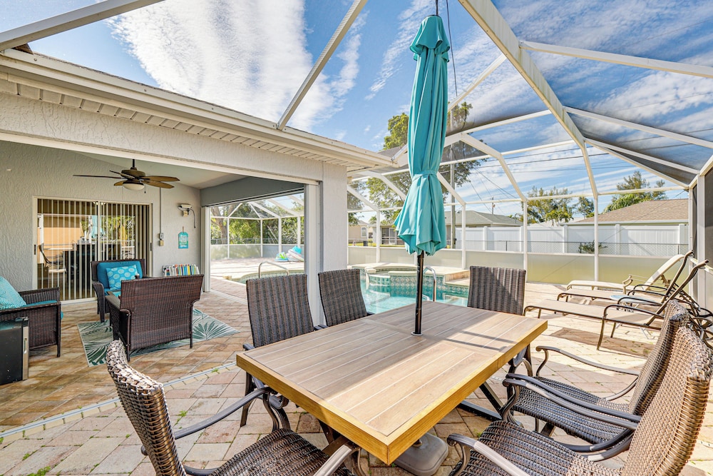 Private Pool & Spa: Airy Gem w/ Yard in Cape Coral