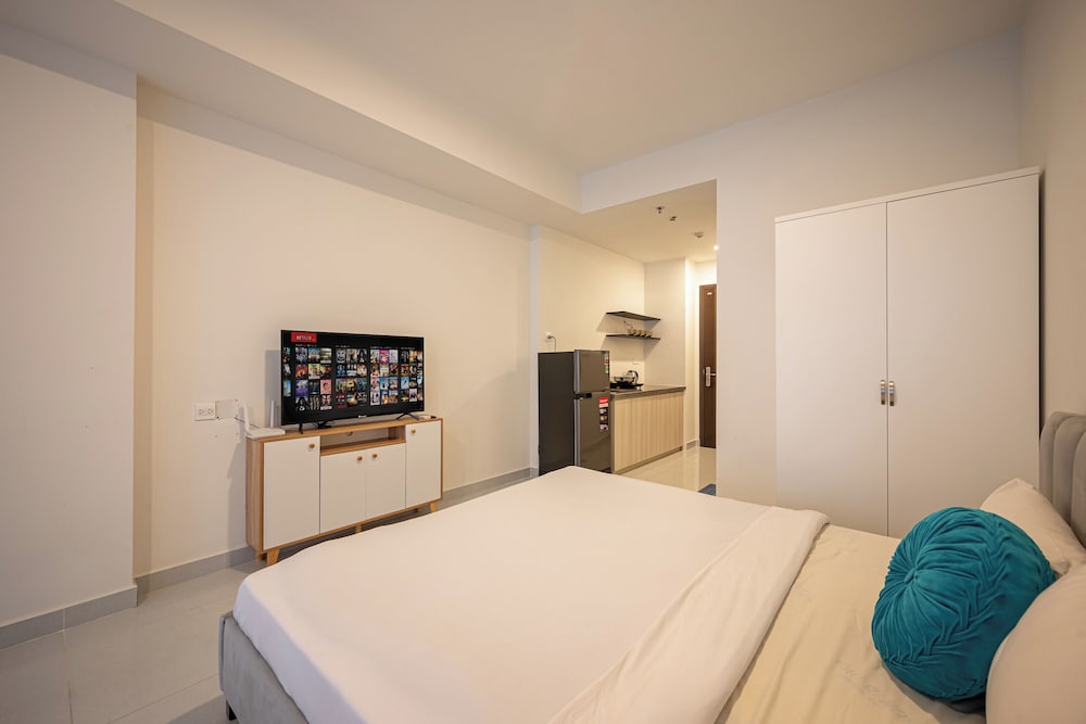 SOHO Premier Residence