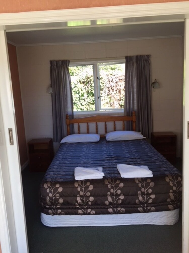 Milton Chalet Motel