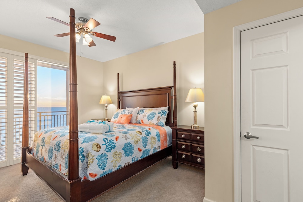 Beachfront Bliss Awaits: 2-bed, 2-bath Condo at Sterling Reef - Sleeps 6!
