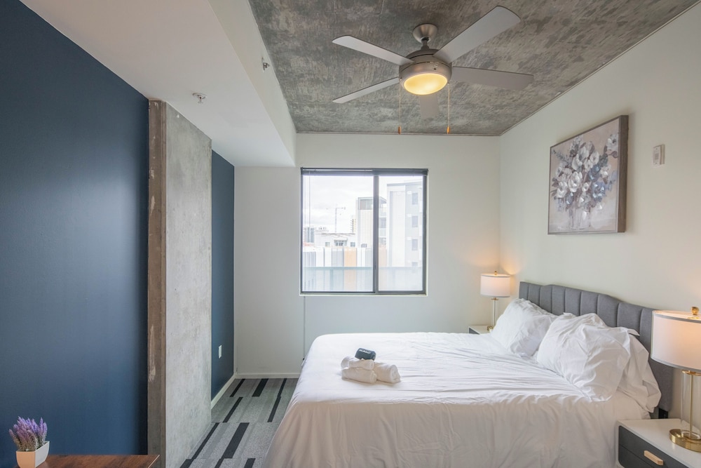 ROVE LIVING/KL - Roosevelt Point
