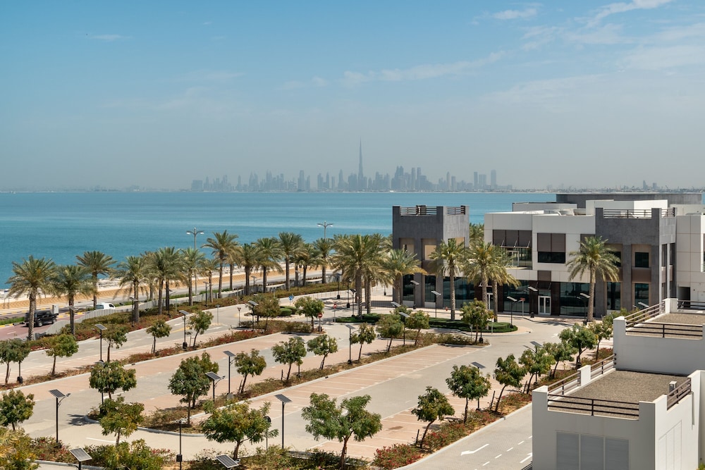 GLOBALSTAY. Sarai Apartments on the Beach