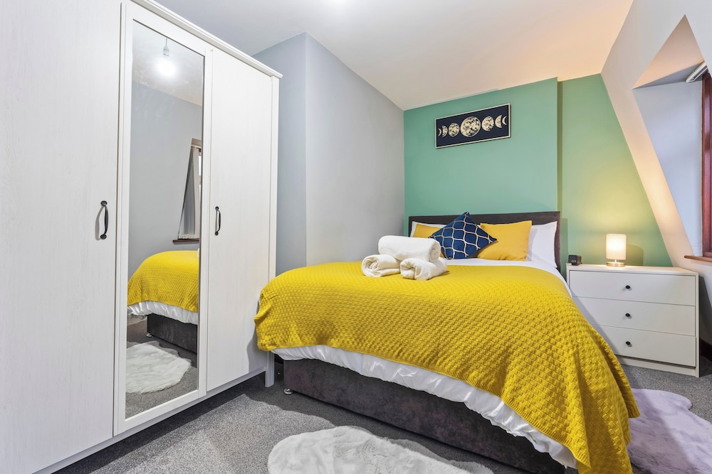 Luxury London Apartment With 3 Bedrooms
