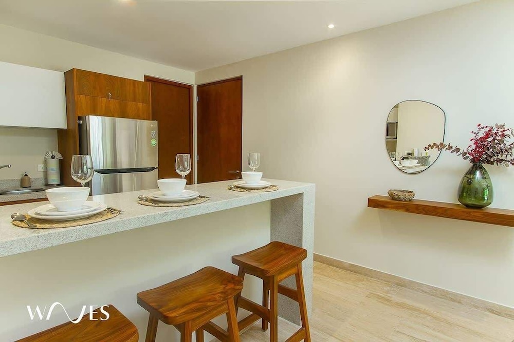 2 Br. Roof W/infinity Pool + Jacuzzi Spacious