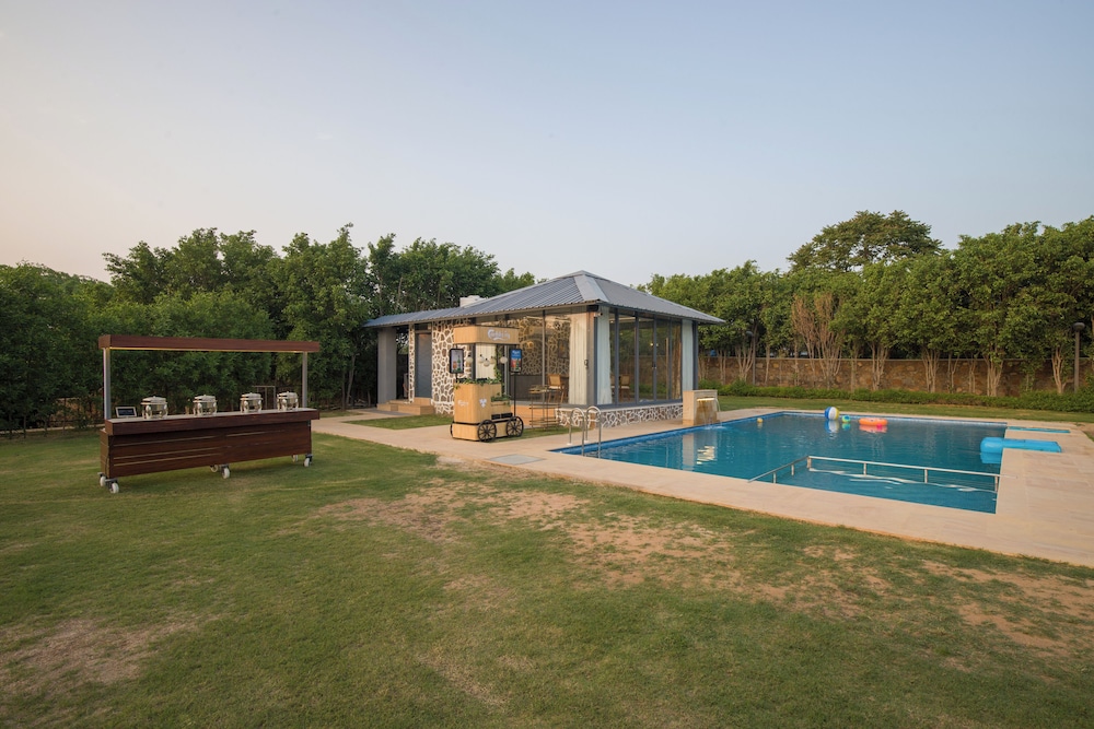 ELIVAAS 5-BHK with Luxe Mudhouses, Tents, Pond & Pvt Pool | Kaimalgarh Farmstay