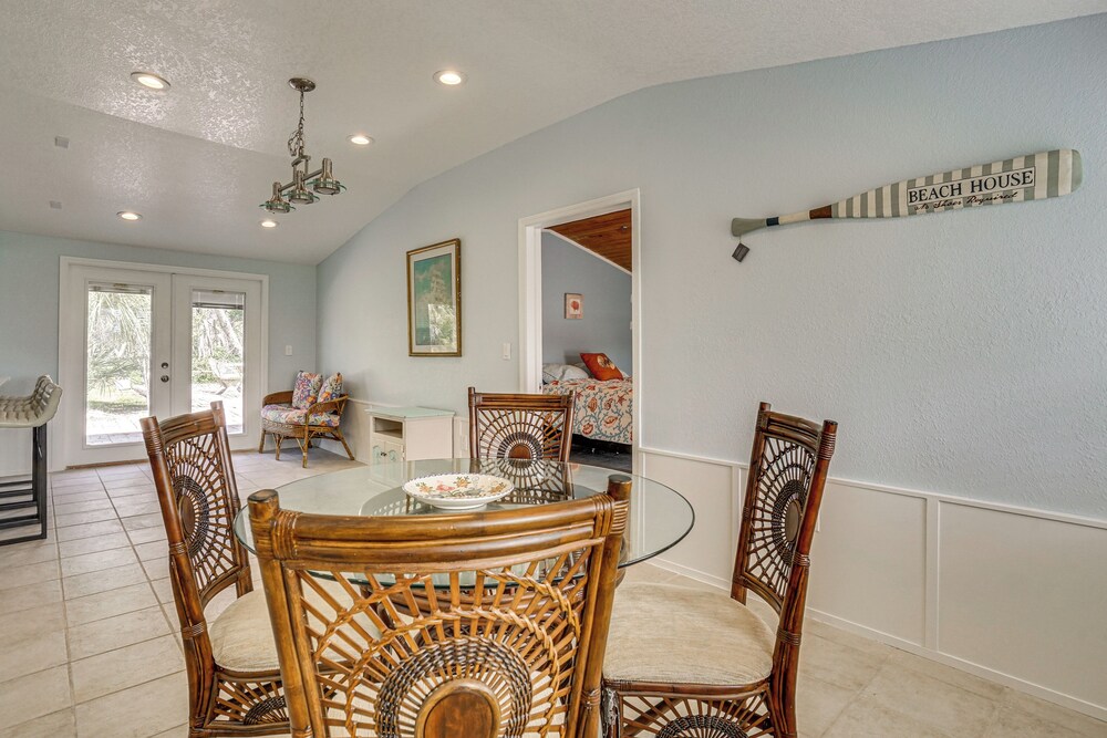 3 Mi to Beaches: Pet-friendly Retreat in Bradenton