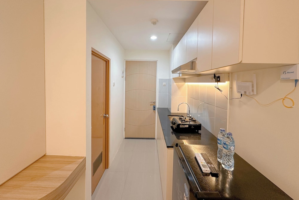 Pleasant And Good Location Studio At Bale Hinggil Apartment