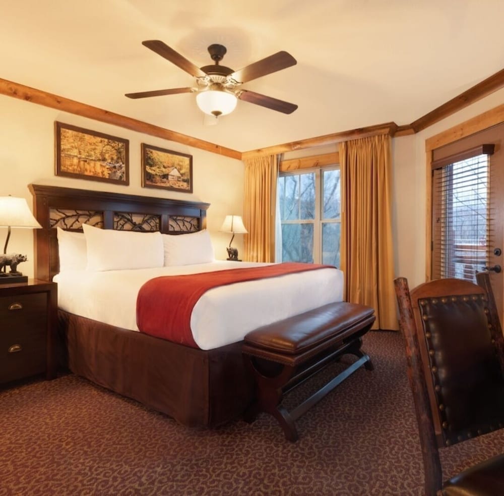 Smoky Mountain Resort Luxury Cabin
