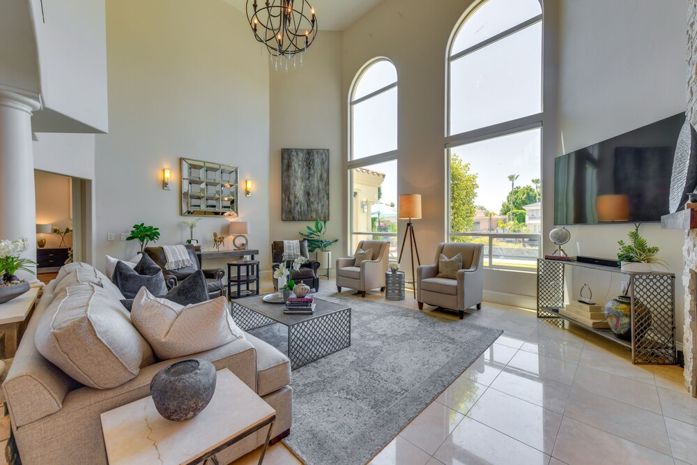 Waterfront Luxury Gilbert Retreat w/ Pool  Spa! - Property Image 11