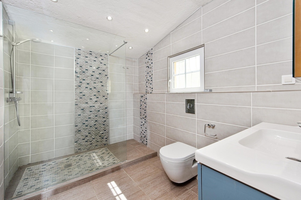Villa in Flayosc With Private Pool