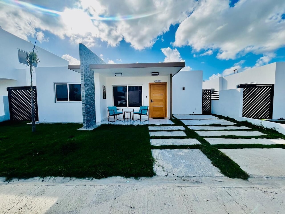 4BR 14 pax Twin Villa-Bbq & private pool