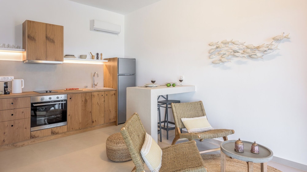 GIOURGAS STUDIOS & APARTMENTS