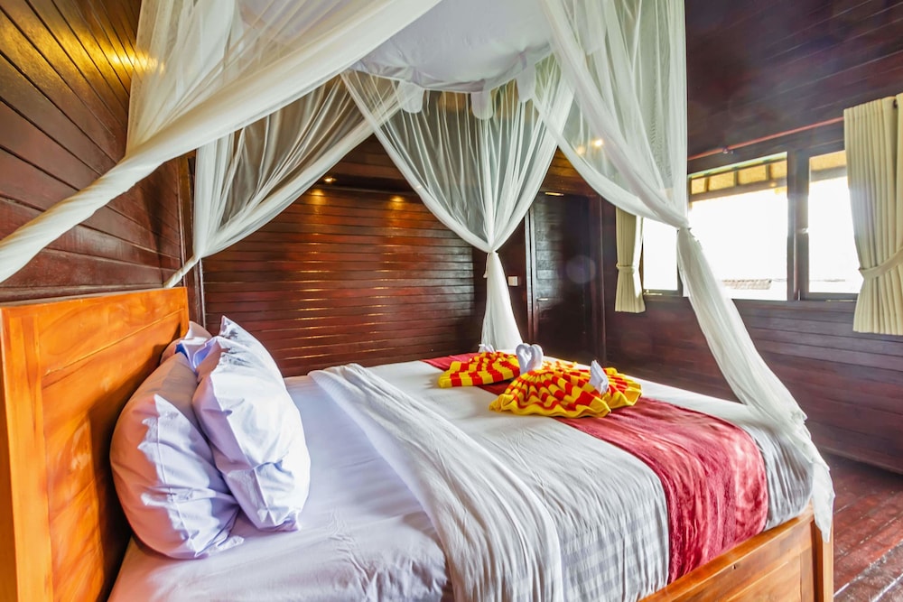 PULA HUTS LEMBONGAN view 3