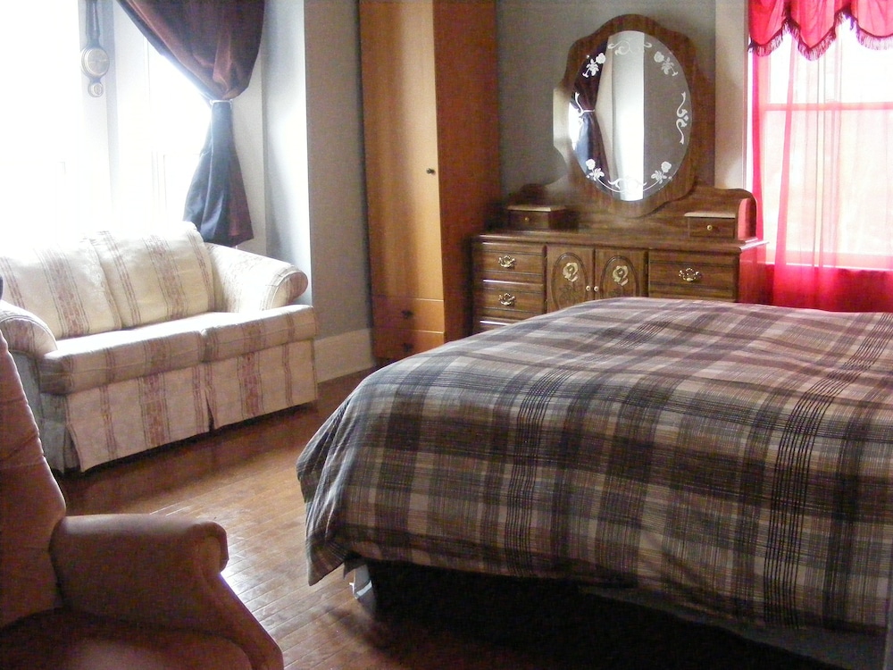 Elevate Rooms at 66 Montague