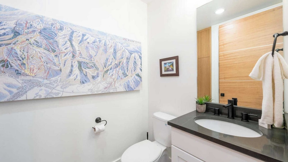 Slope Sight by Avantstay A+ Location w/ Hot Tub