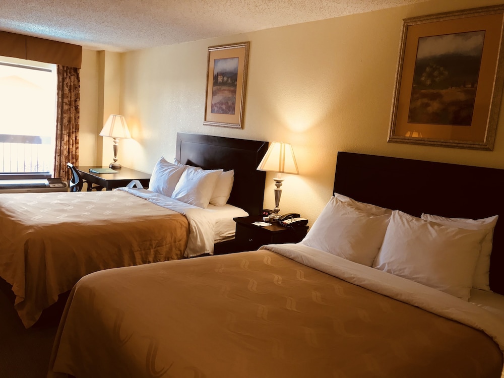 Statesboro Vacations - Quality Inn  Suites Conference Center Statesboro Historic District - Property Image 47