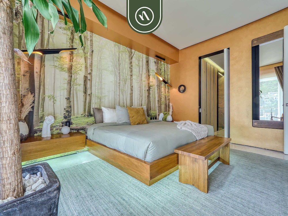 Two Story 2 BR Penthouse - Pool - Ocean View