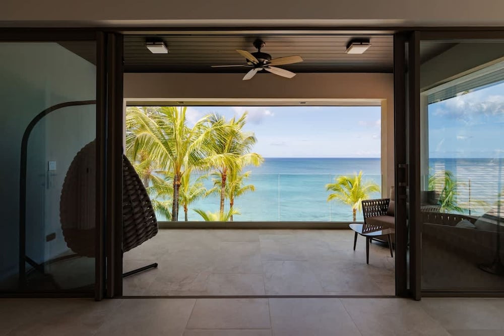 Newly Renovated Notos Cove Villa Property