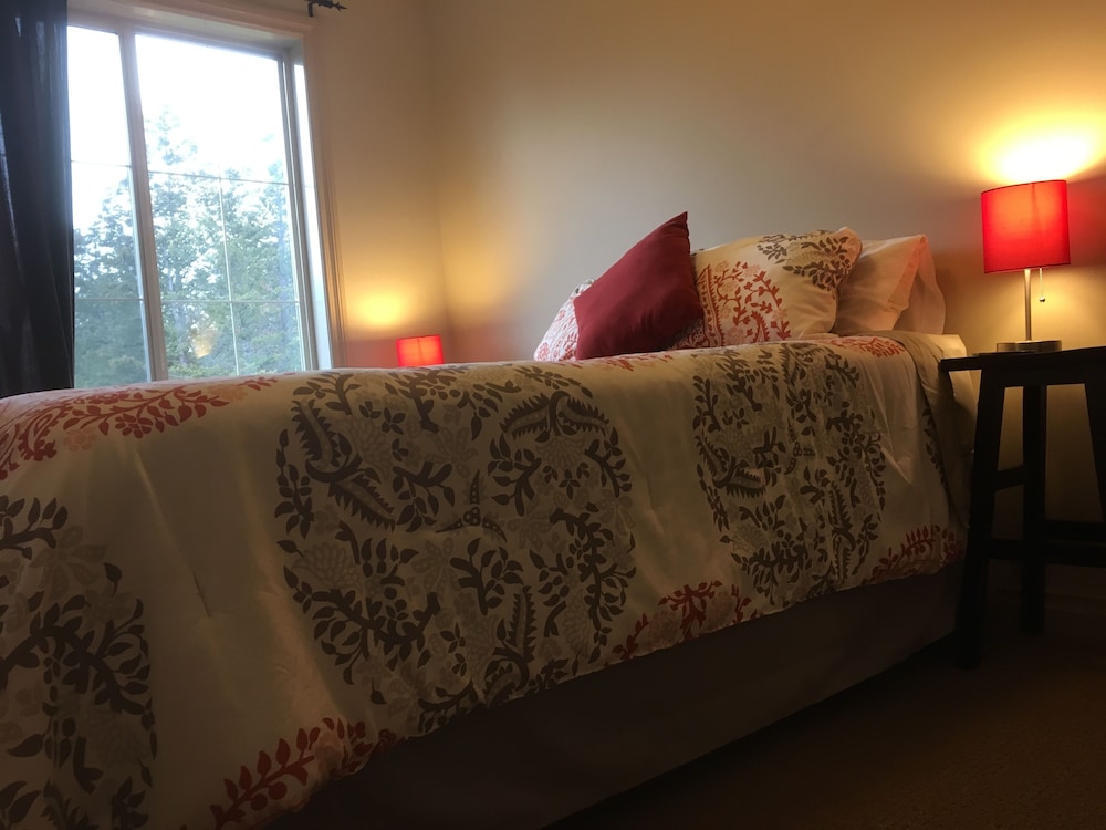 Radium Vacation Rental 3 Bedroom Townhome with Views - Image 4