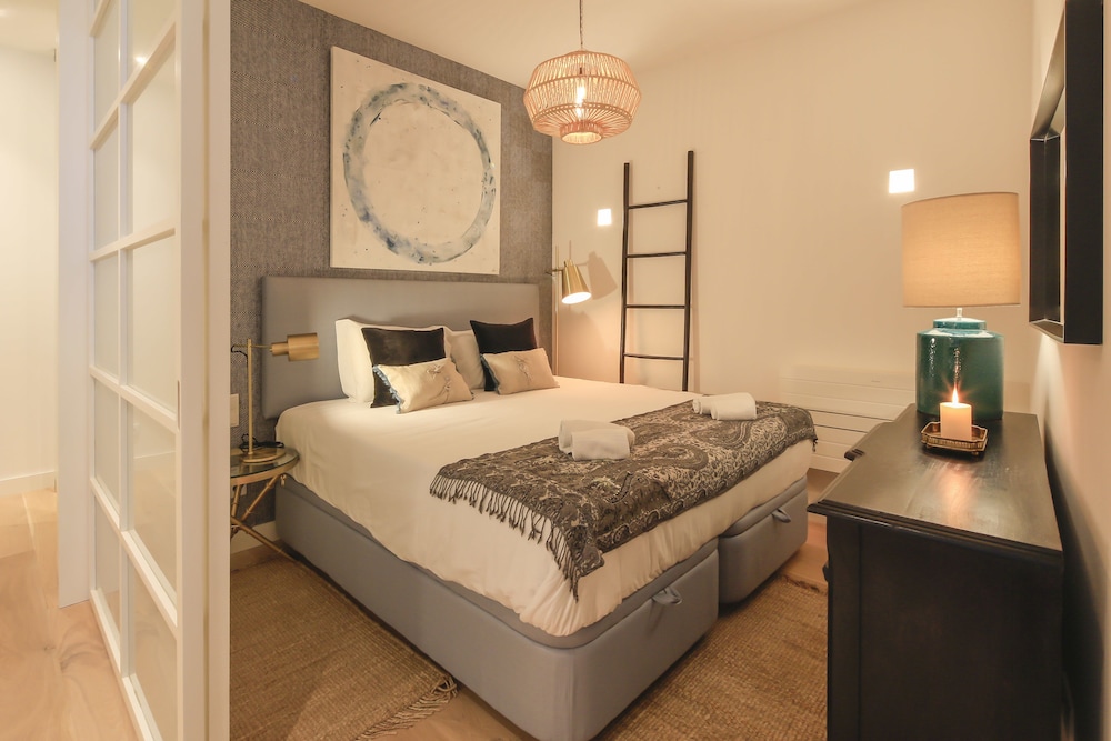 Bairro Alto Apartments by linc