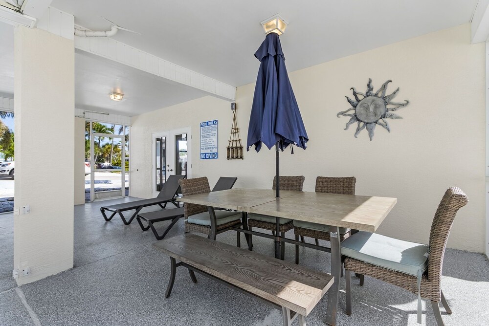 241 Miramar Waves: 3br W/ Heated Pool 3 Bedroom Home