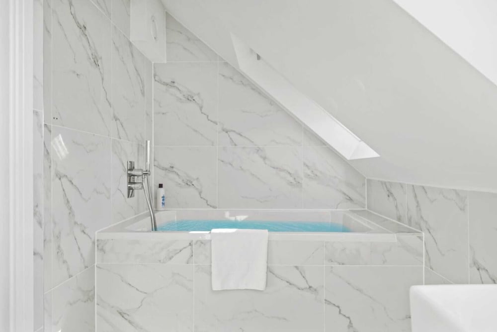 Gorgeous 3 Bedroom Duplex Apartment in West London