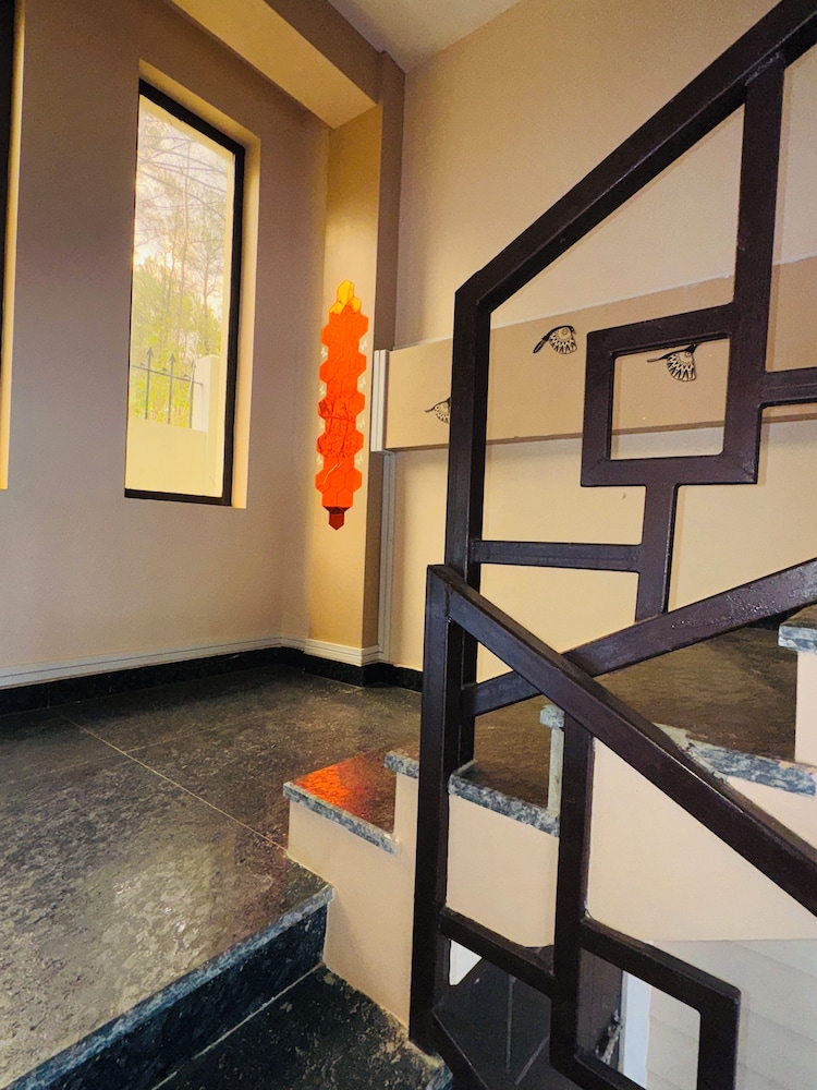 XTSY Travellers Hostel