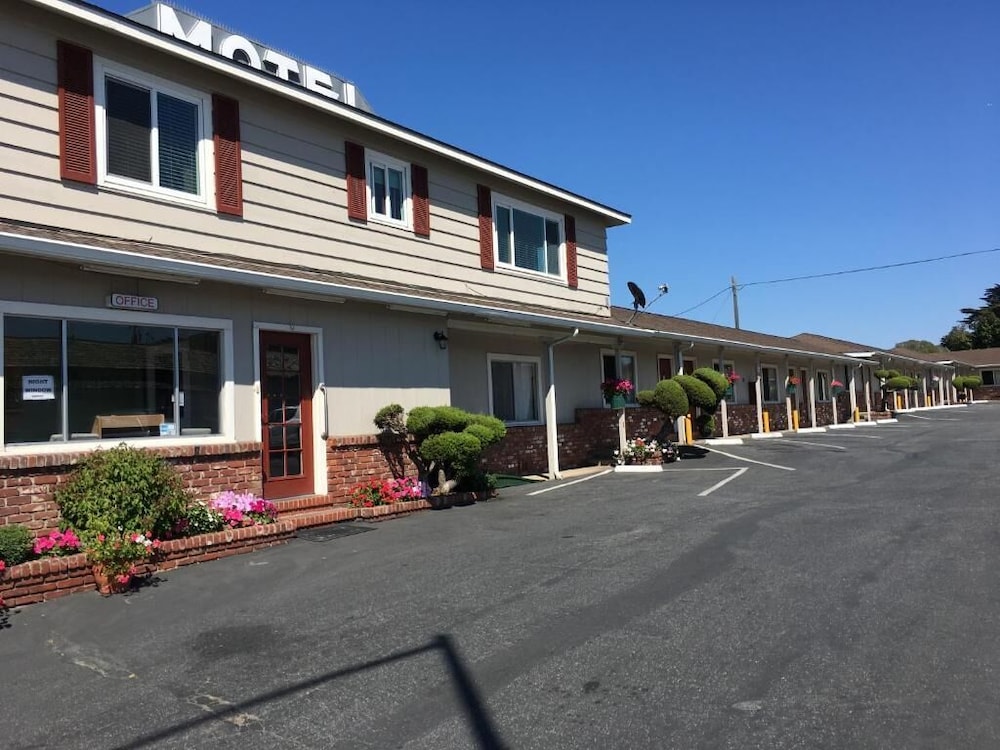 Old Marina Inn