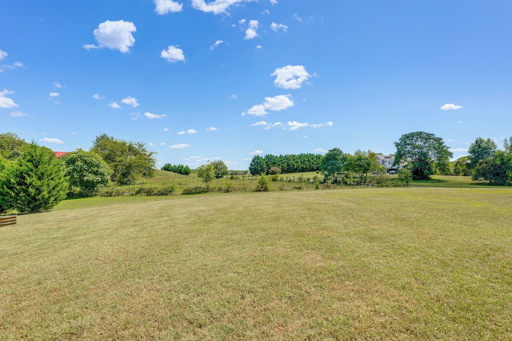 5 Mi to Lake Anna State Park: Modern Family Home!