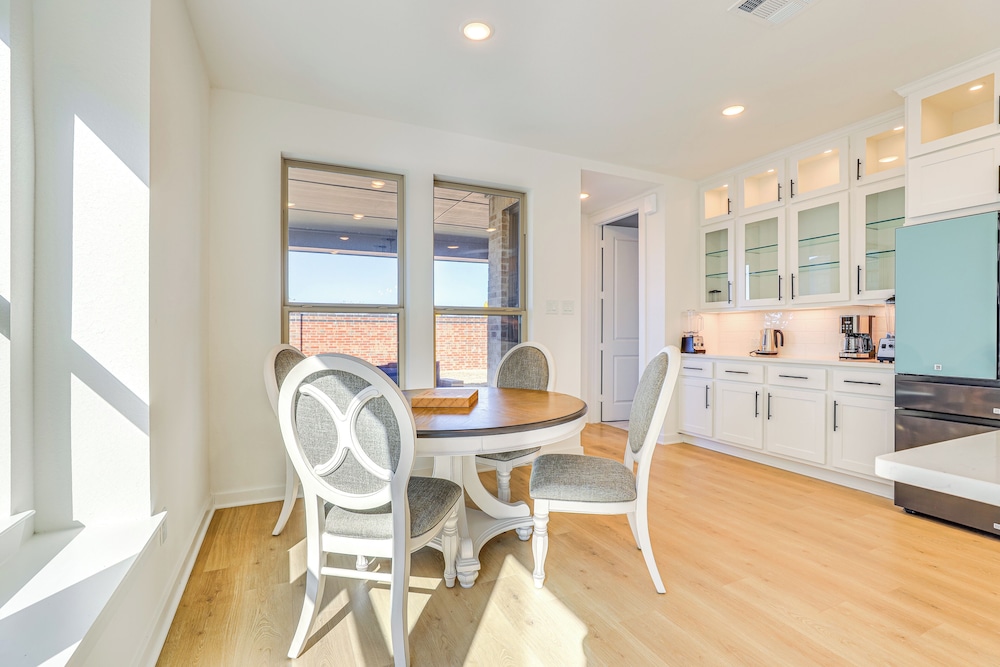 Patio & Fenced Yard: Quiet Home in Katy!