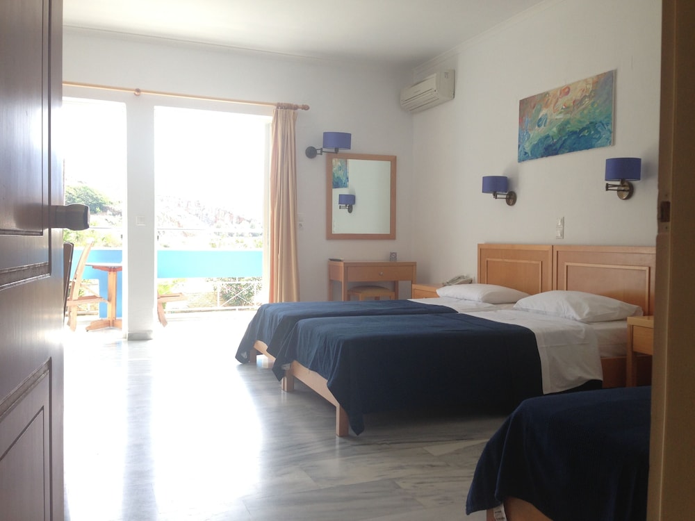 Kanakis Blue Beach Apartments photo 4