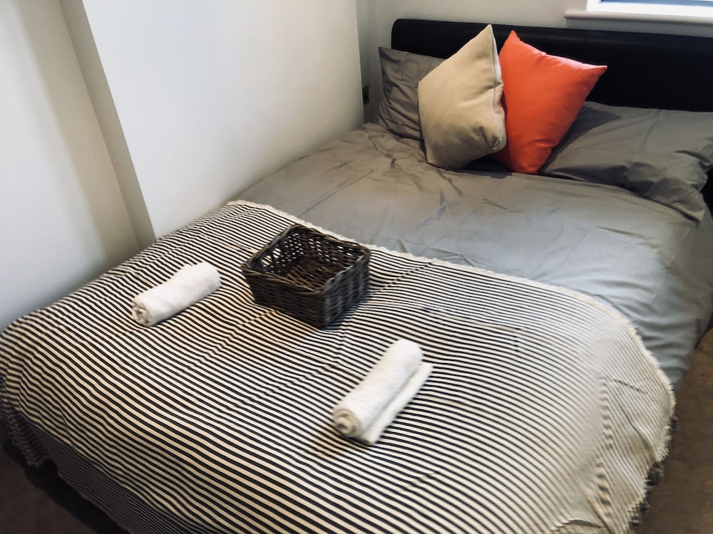 2bed 2bath apartment in kings cross