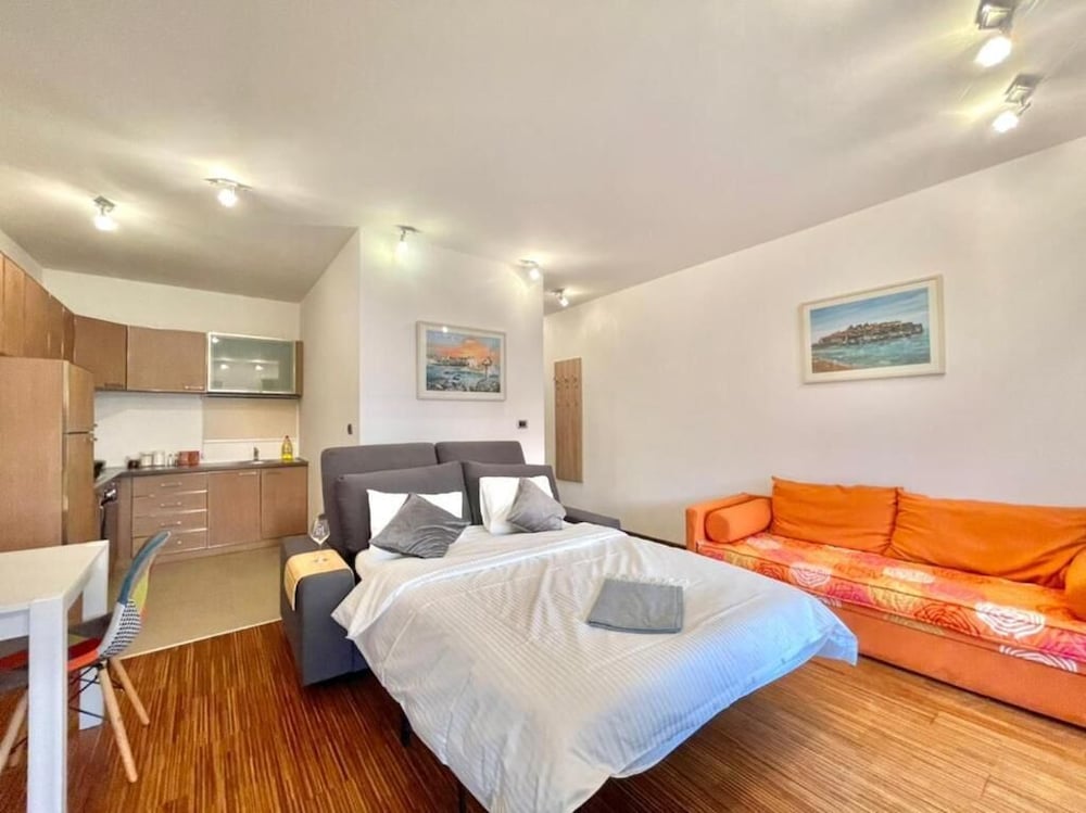 Seaview Couple Studio with pool Przno view 3