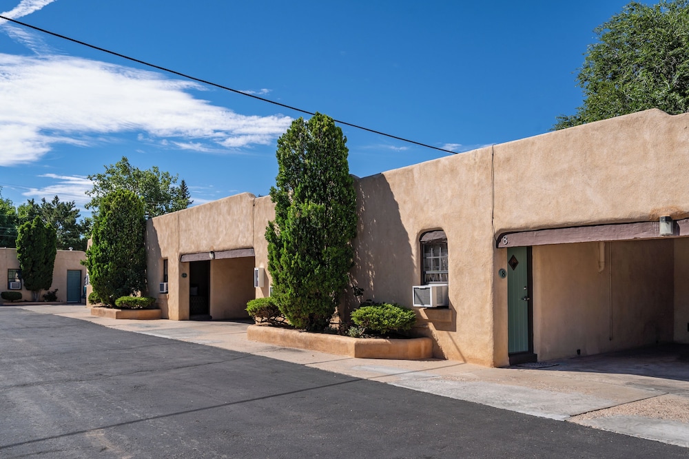 Santa Fe Vacations - King's Rest Court Inn - Property Image 25