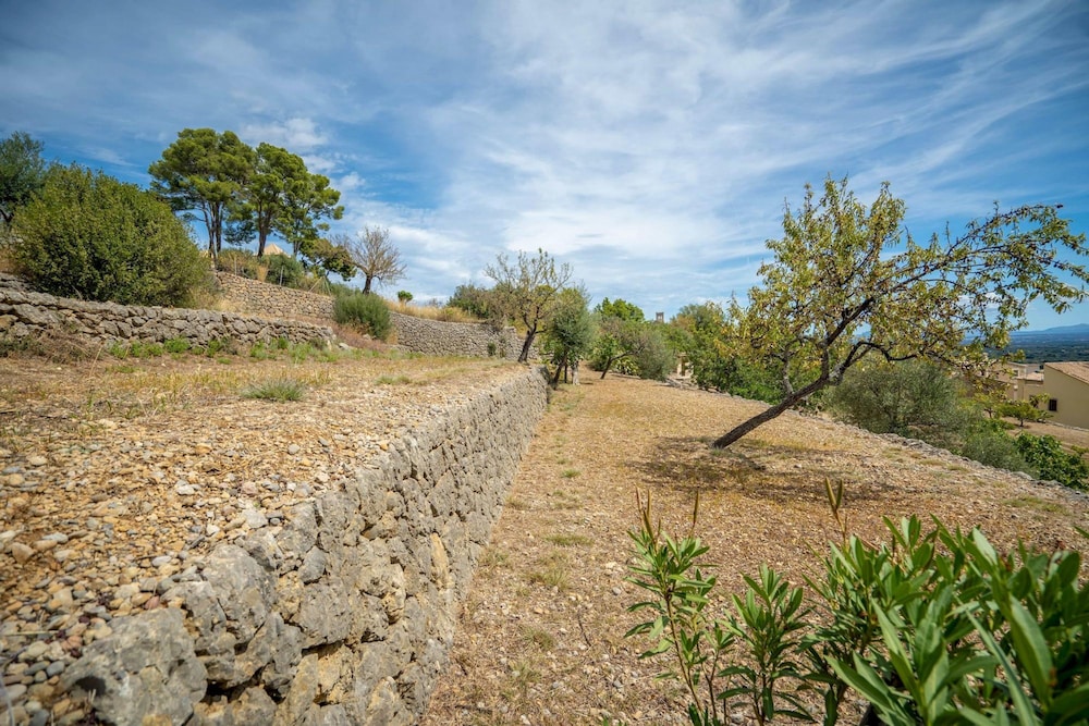 CAN Pulit - Finca rom Ntica Para 2 con Piscina y Vistas en Selva Mallorca