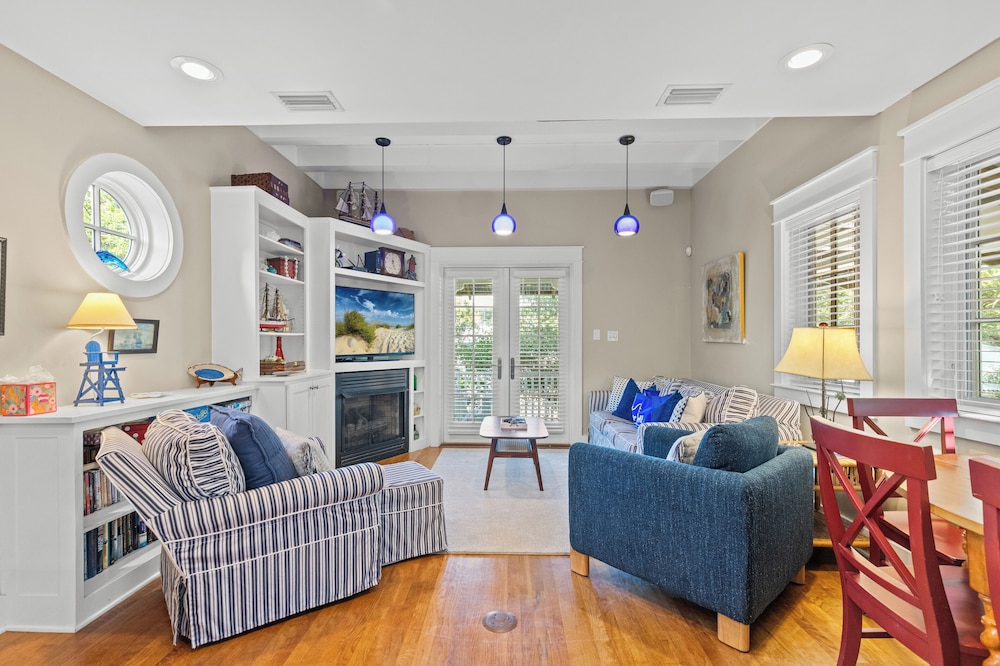 Seabatical! 3BR 2BA Coastal Retreat for 8 Relax, Unwind, and Recharge