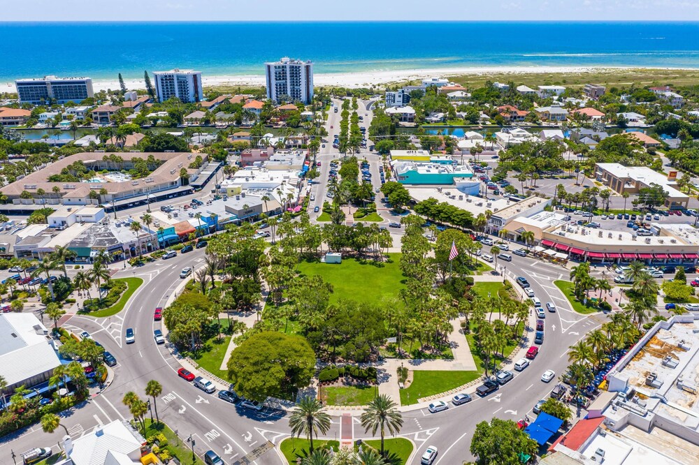 Pelican Gardens Studio 3 on Lido Key - Property Image 19