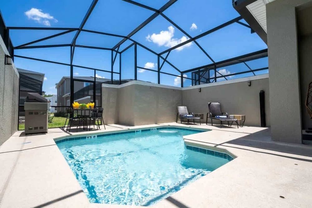 Mins to Disney Walk to Lazy River Resort Pool