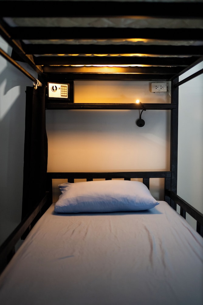 Bad Monkey Samui Hostel