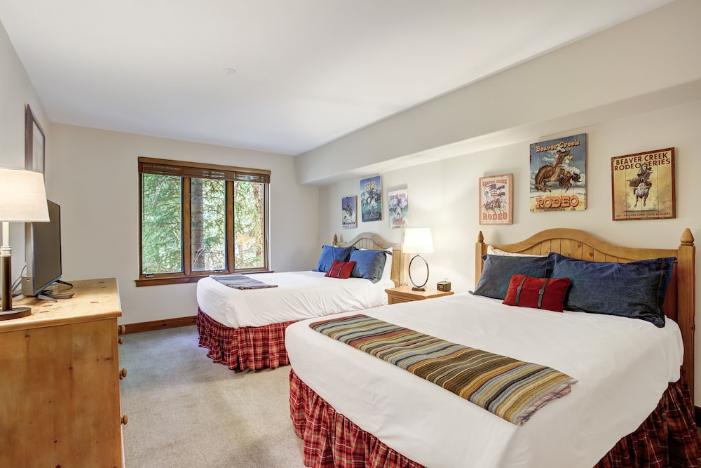 Premium 2 Bedroom Condo in Arrowhead Village! 2 Condo