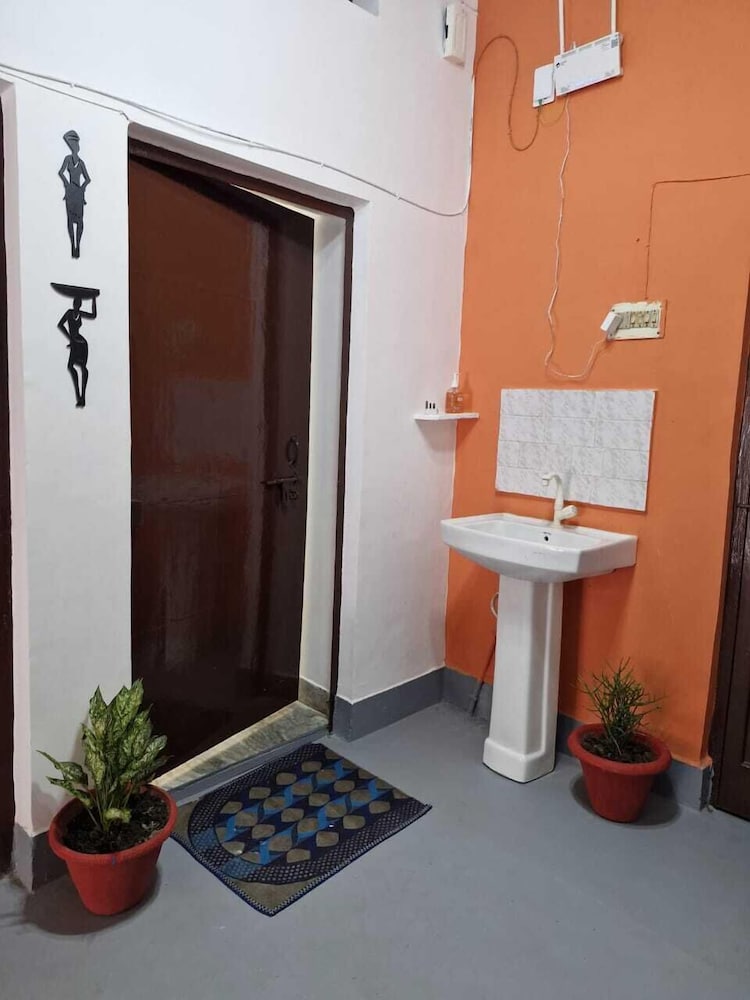 TNC Lucknow by The Nomad Cave Hostel