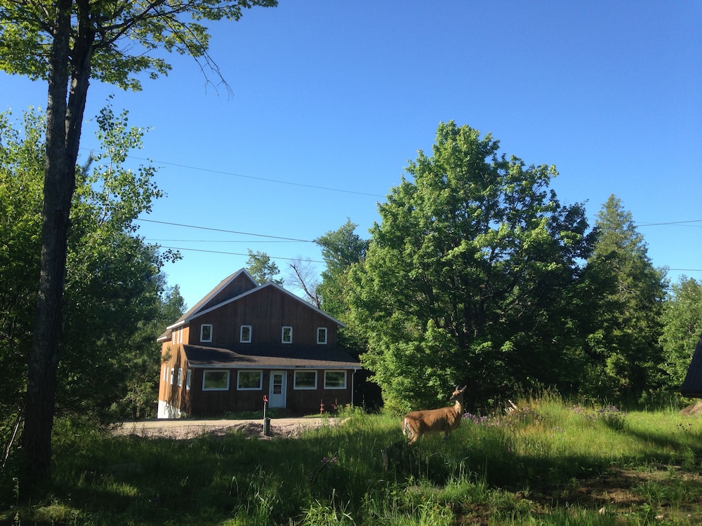 Warbler's Roost Country Inn B&B